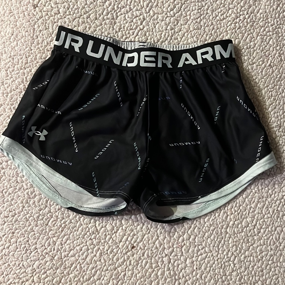Youth Medium girls Under Armour shorts.